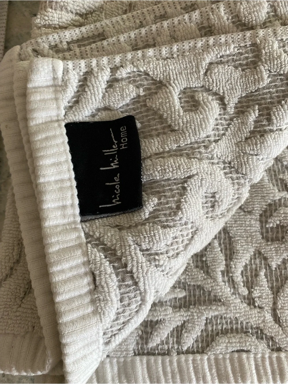 Nicole Milker Neutral Leaf Jacquard Bath Towel Set